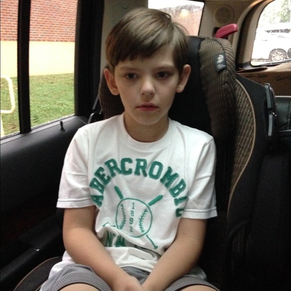 Meet your Posher, Sandy - Picture 3 of 7